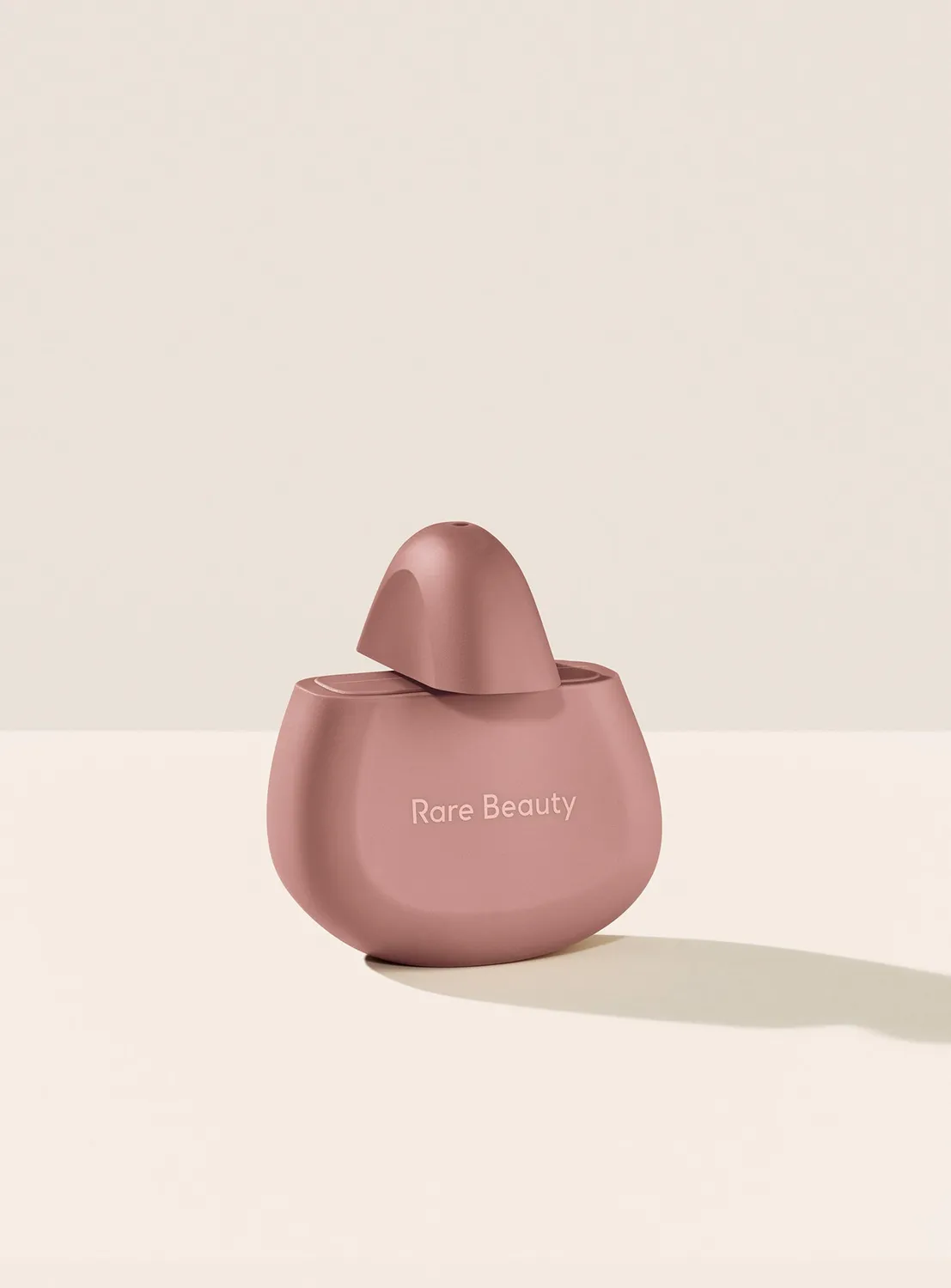 Rare Beauty Find Comfort crème mains hydratante 16h légère