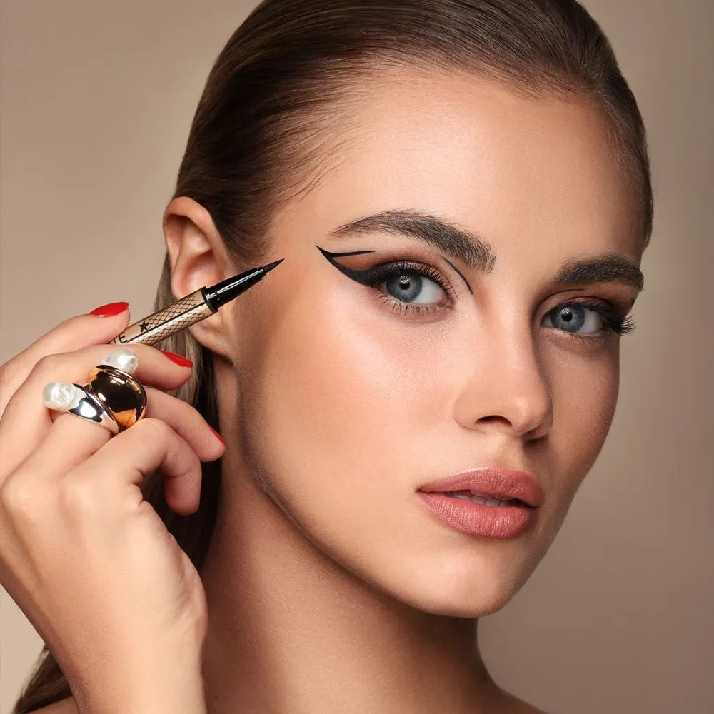 Eveline Variete eyeliner waterproof noir intense mat