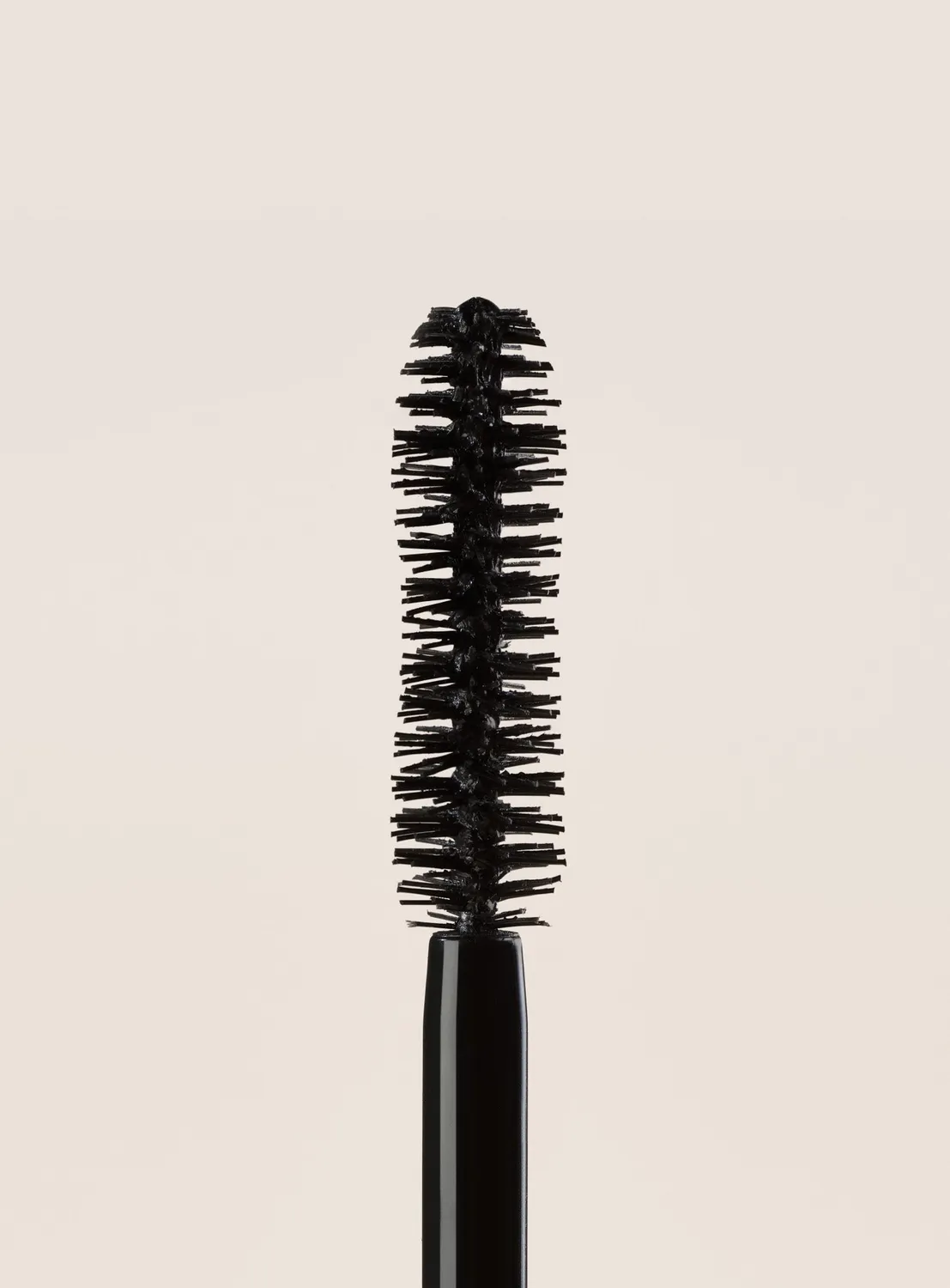 Rare Beauty Perfect Strokes Mini mascara volume noir recourbant