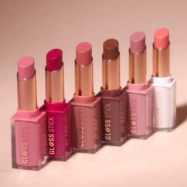 Revolution Pout Gloss Stick gloss Sweet Rose hydratant