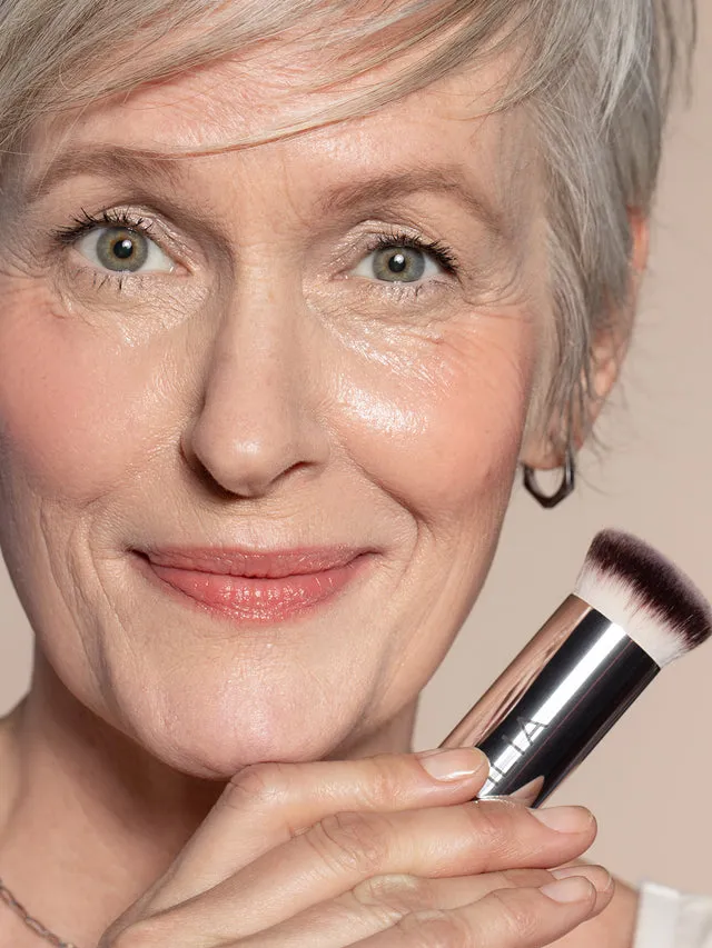 Ilia Perfecting Buff Brush pinceau teint dense