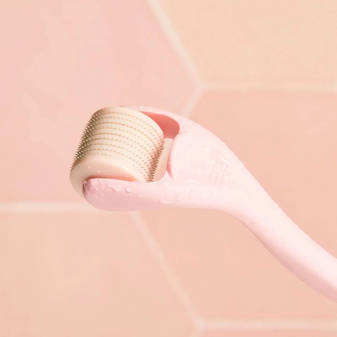 Revolution Haircare derma roller cuir chevelu stimulant