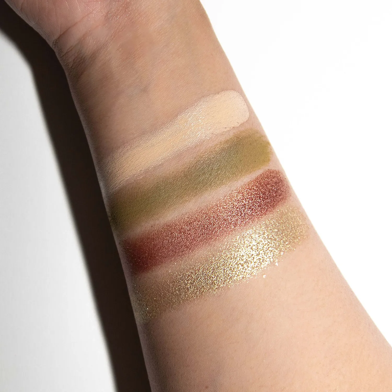 Revolution Eternal Icon Edit Green Mini palette fards kaki