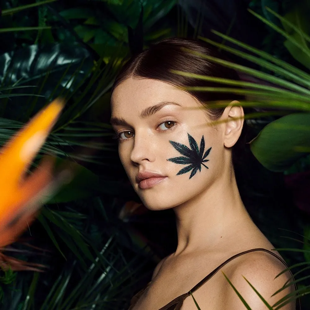 Eveline Cannabis masque visage charbon purifiant 3-en-1