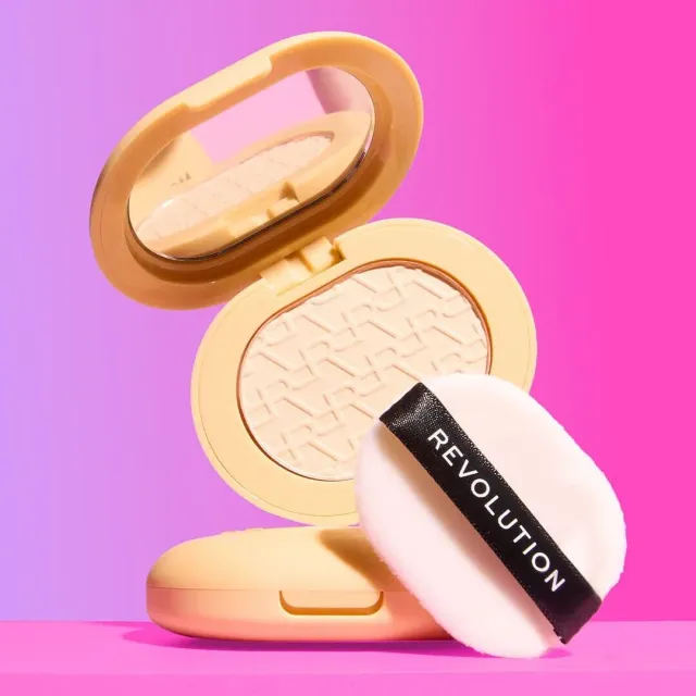 Revolution Powder Pops poudre matifiante Banana floutante