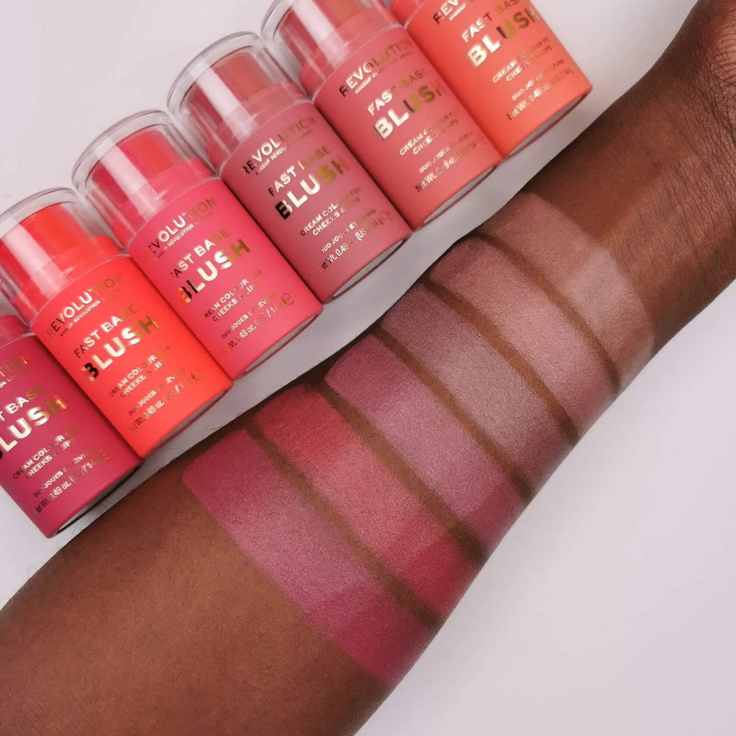 Revolution Fast Base blush stick crémeux fini glowy
