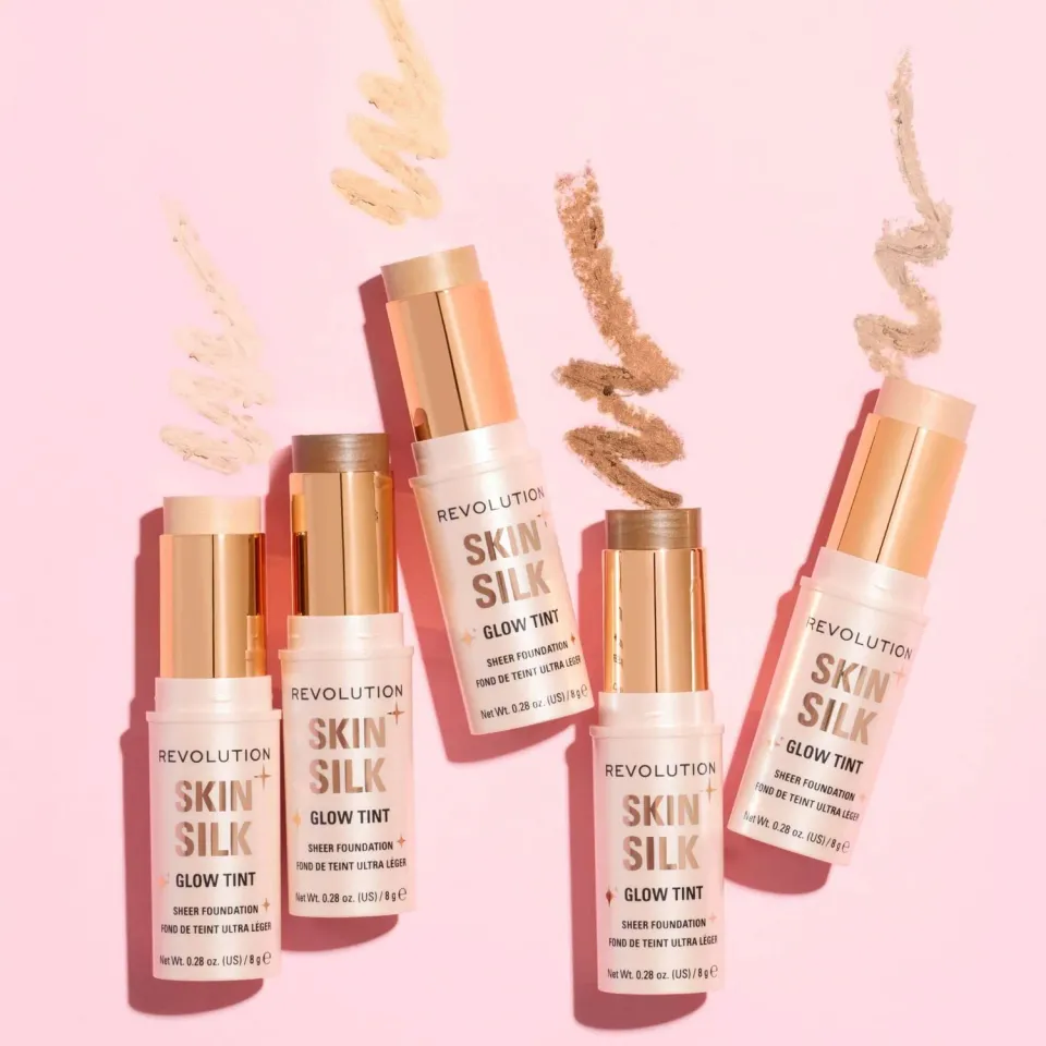 Revolution Skin Silk Glow Tint fond de teint stick Fair lumineux
