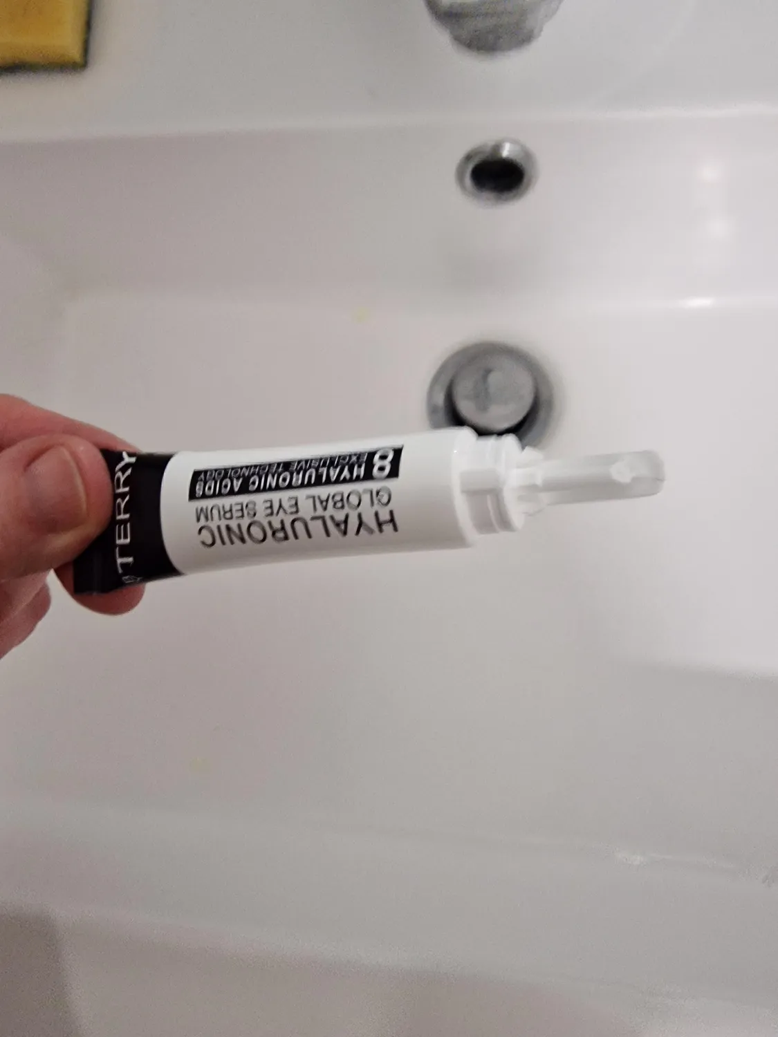 By Terry Hyaluronic Global recharge sérum yeux anti-cernes