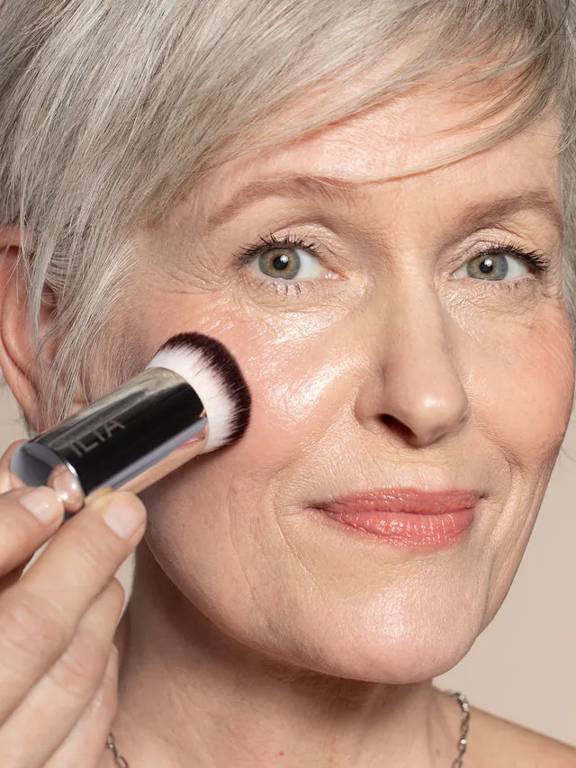 Ilia Perfecting Buff Brush pinceau teint dense