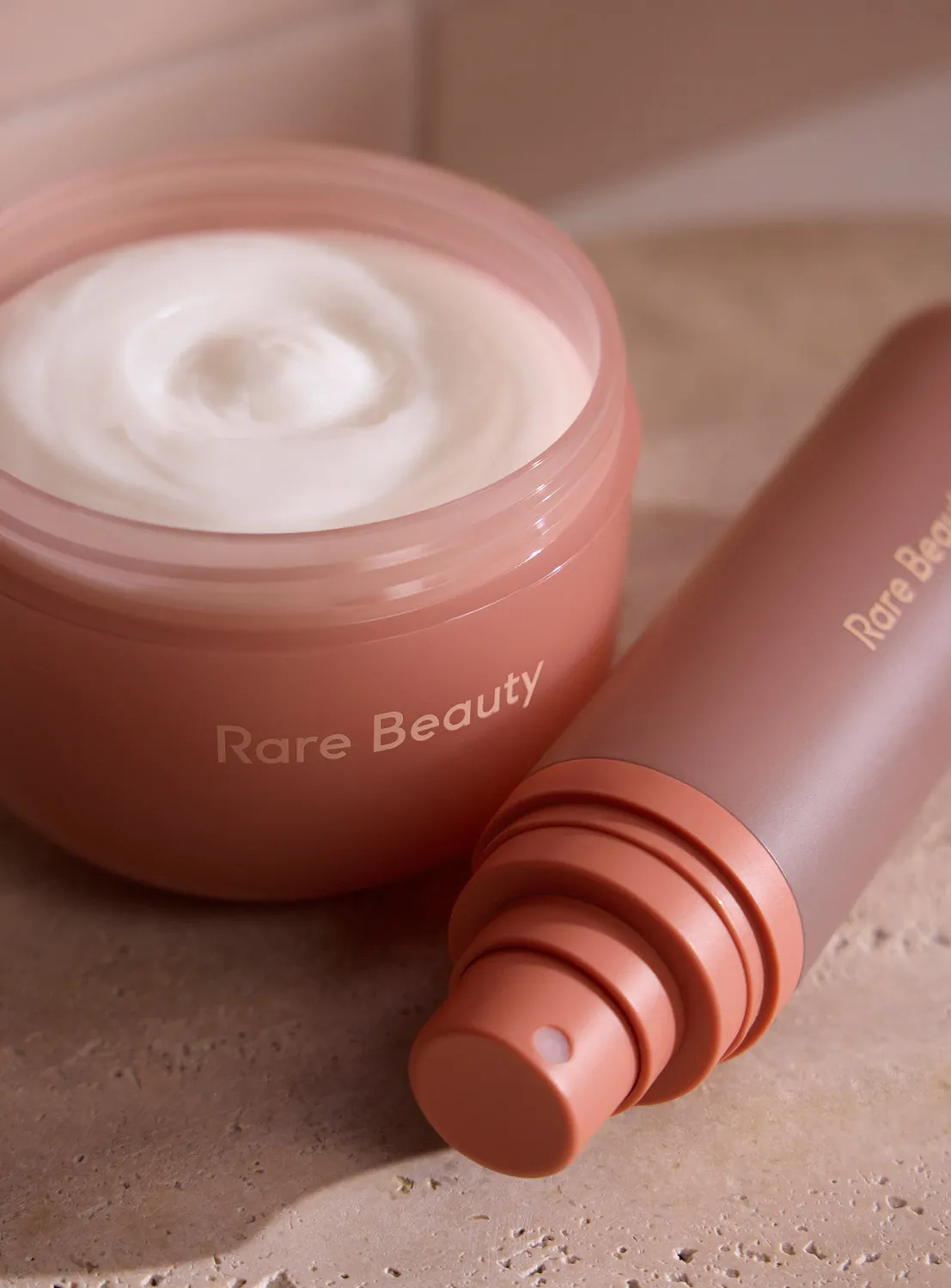 Rare Beauty Find Comfort brume corps cheveux Awaken Confidence