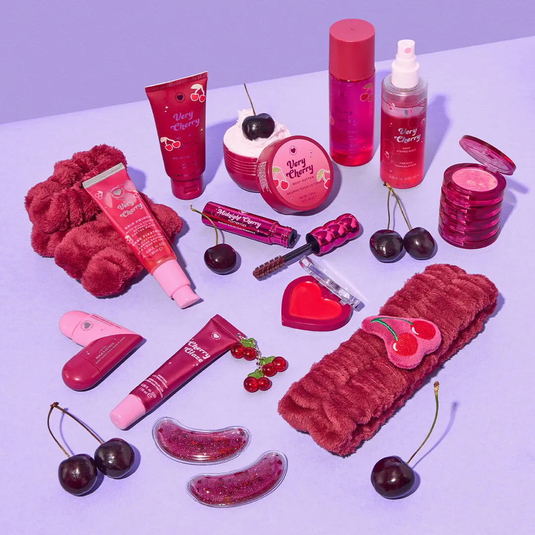 I Heart Revolution Very Cherry brume fixatrice grip cerise
