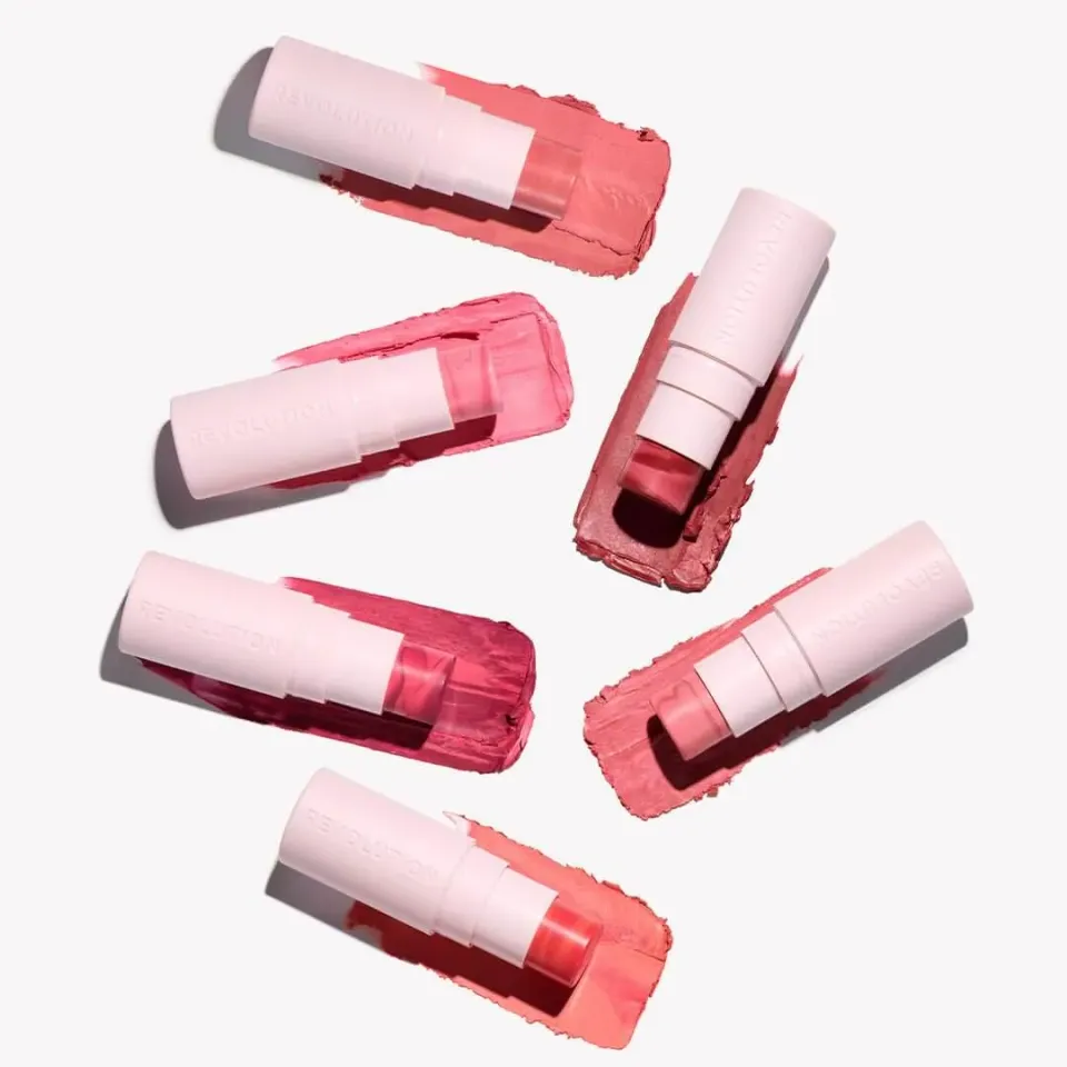 Revolution Skin Silk Marble blush stick Pinched Light Pink fini velours