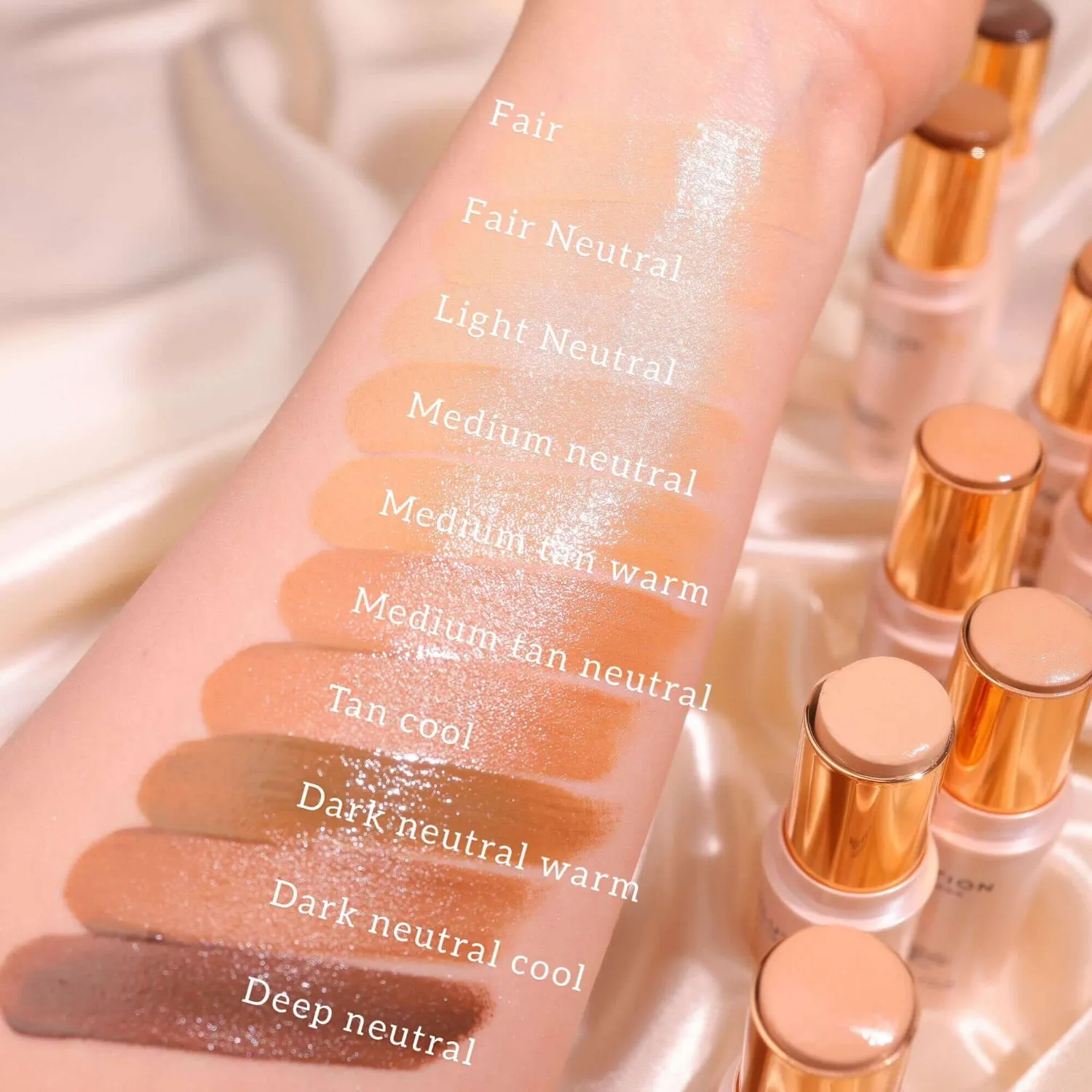 Revolution Skin Silk Glow Tint fond de teint stick Fair lumineux