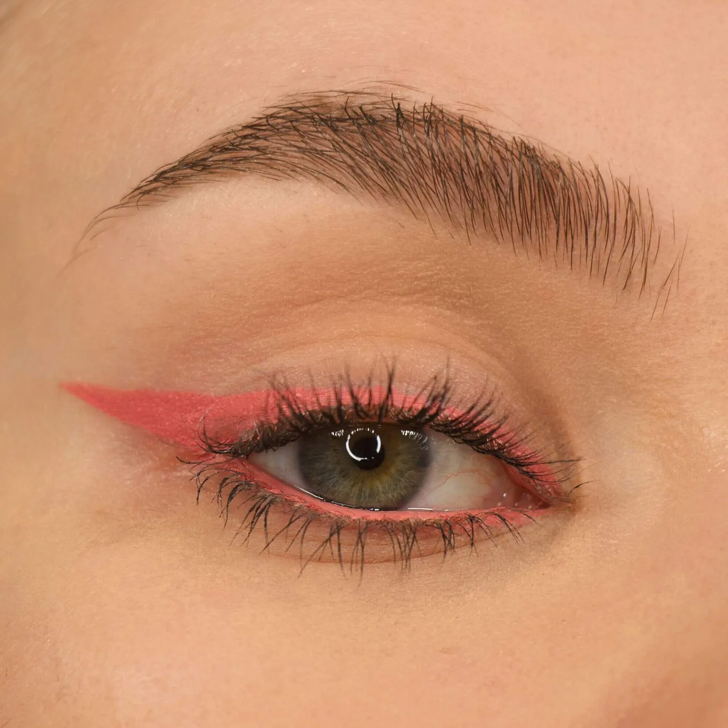 Revolution Streamline Waterline crayon yeux