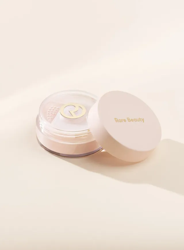 Rare Beauty Always an Optimist Soft Radiance poudre fixatrice