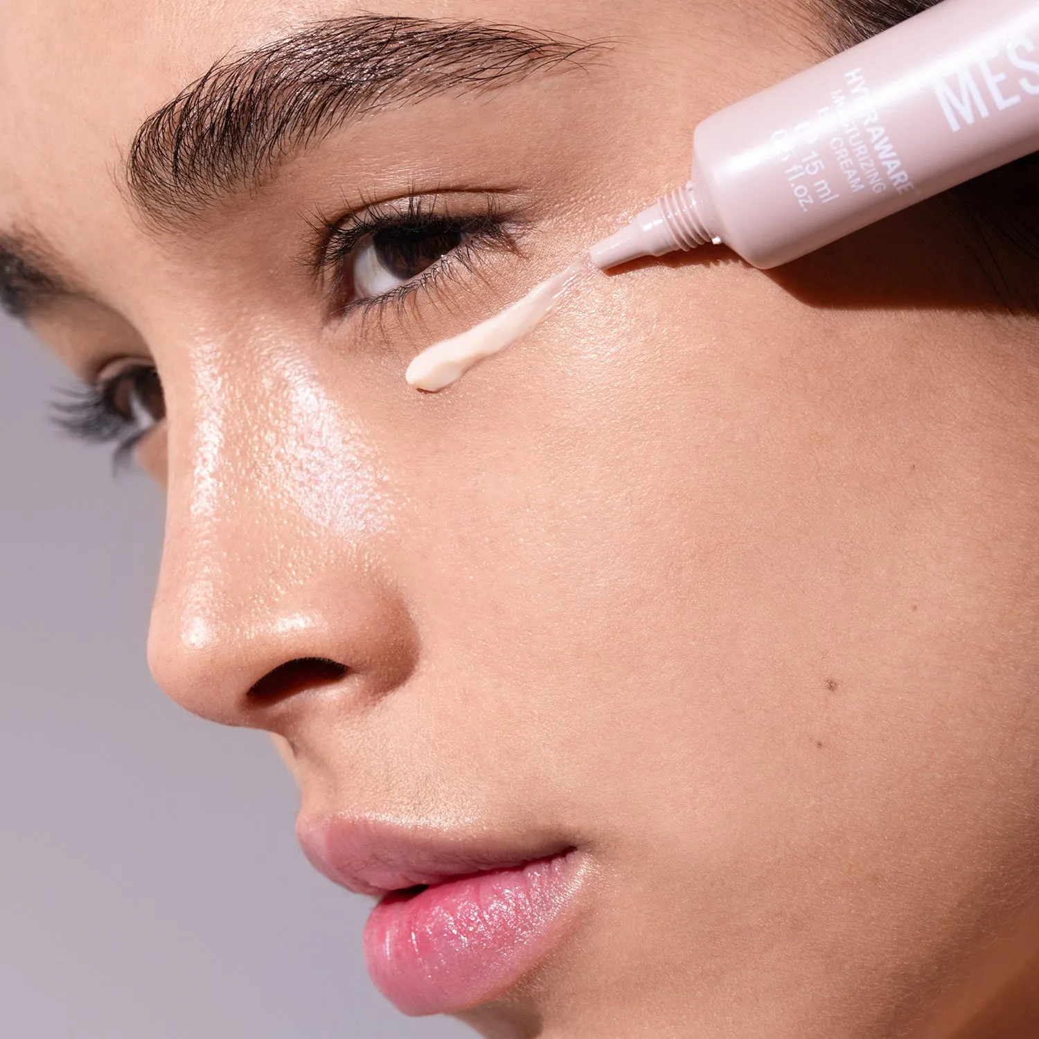 Mesauda Hydraware soin contour des yeux hydratant teinte pêche