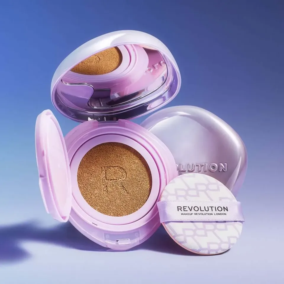 Revolution Superdewy Cushion Fond de Teint Fair Neutral glowy