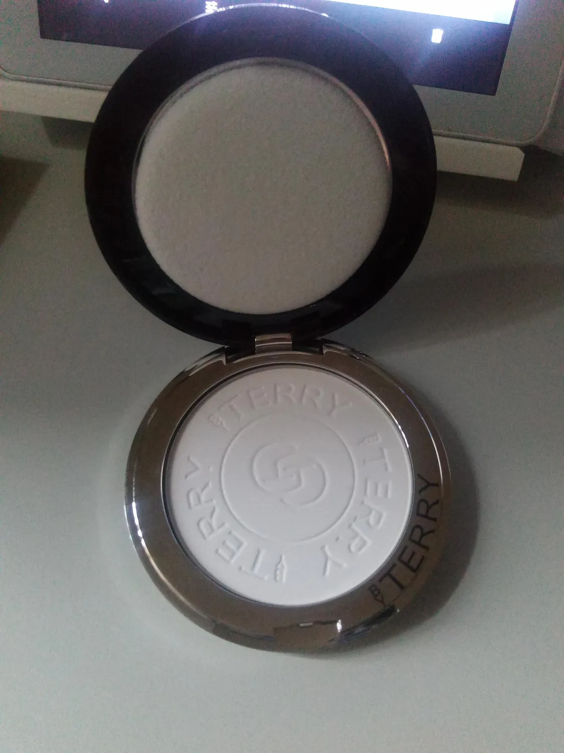 By Terry Hyaluronic Pressed Hydra-Powder poudre translucide matifiante