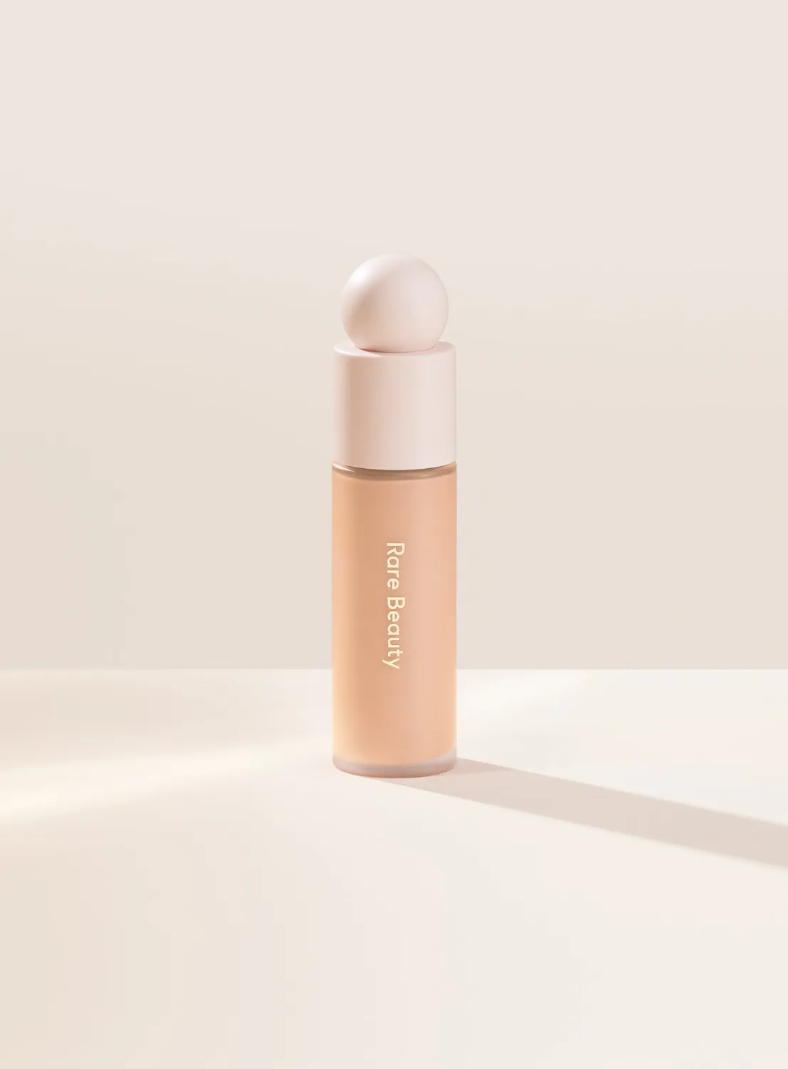 Rare Beauty Liquid Touch fond de teint fluide couvrance moyenne