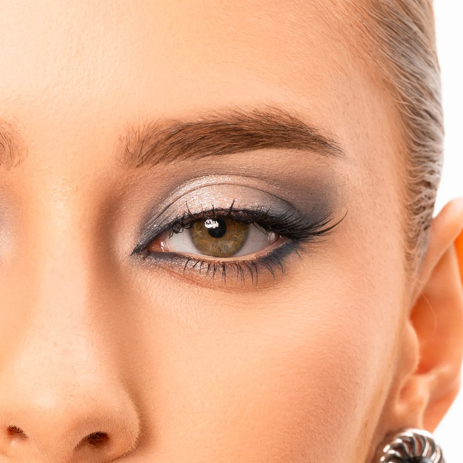 Mesauda Colour Theory 105 palette fards paupières Obsidian Veil gris froid
