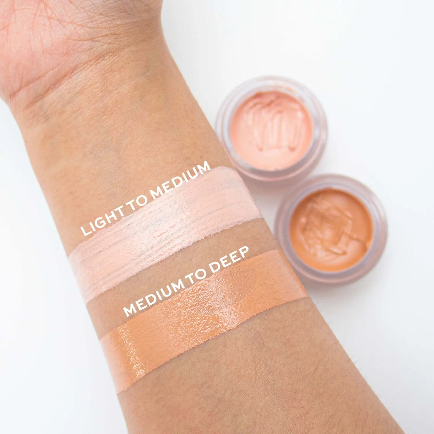 Revolution Eye Bright correcteur yeux Medium to Deep lumineux