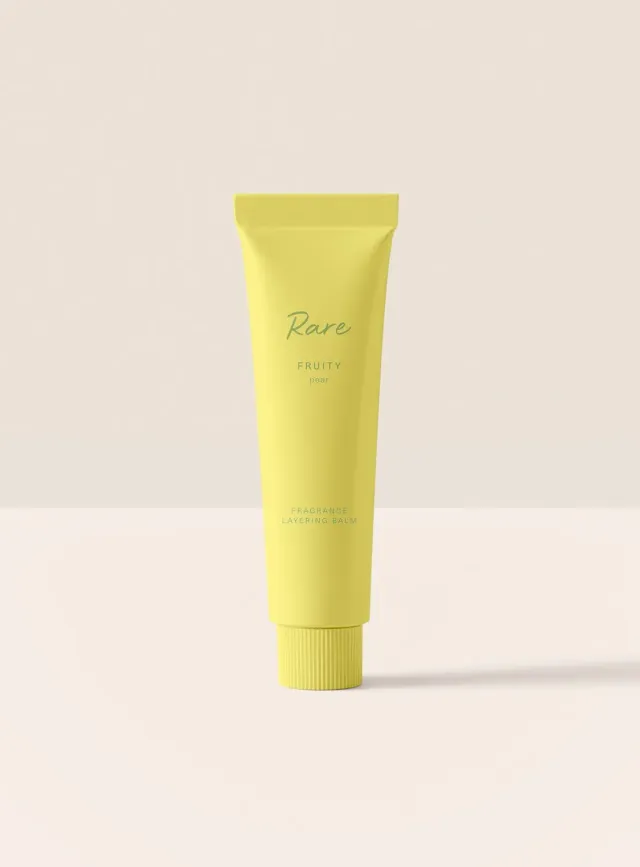 Rare Beauty Fragrance Layering Balm baume parfum poire fruitée