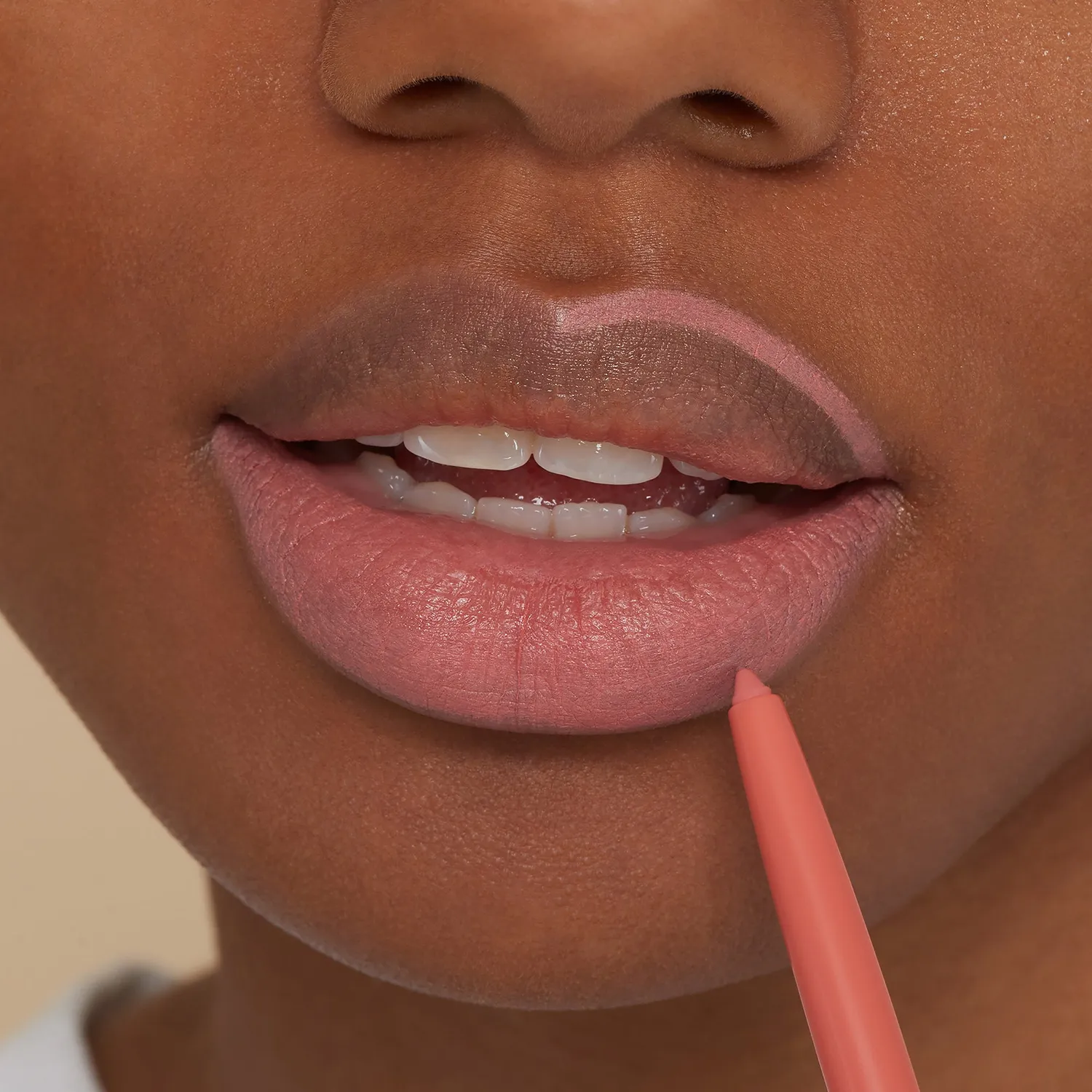 By Terry Hyaluronic crayon lèvres 6 teintes satiné longue tenue