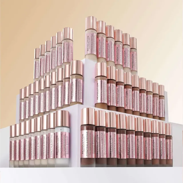 Revolution Conceal & Define fond de teint F5 demi-mat couvrant