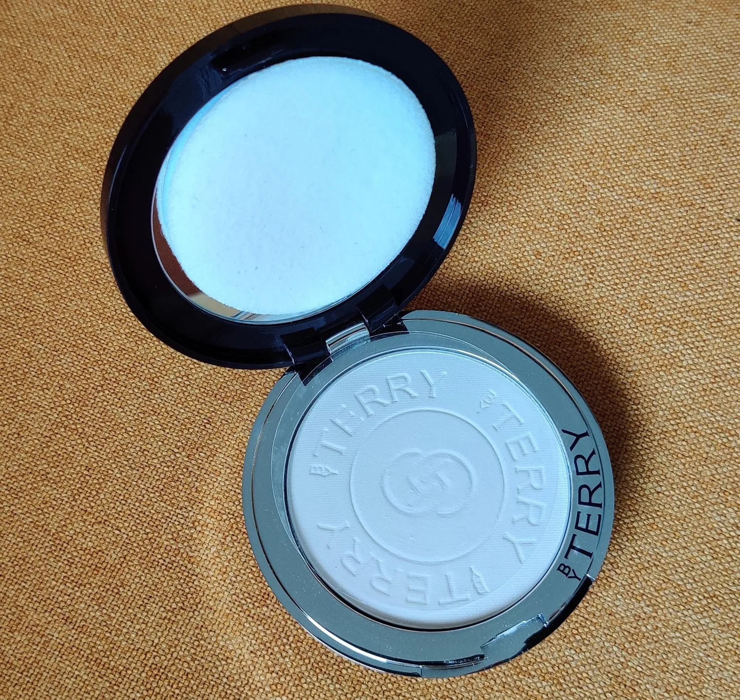 By Terry Hyaluronic Pressed Hydra-Powder poudre translucide matifiante