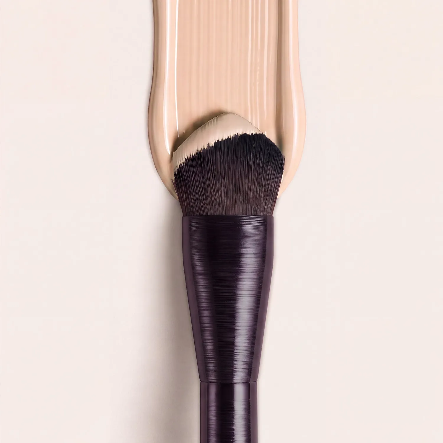 By Terry Tool-Expert Pinceau Fond de Teint liquide double biseau