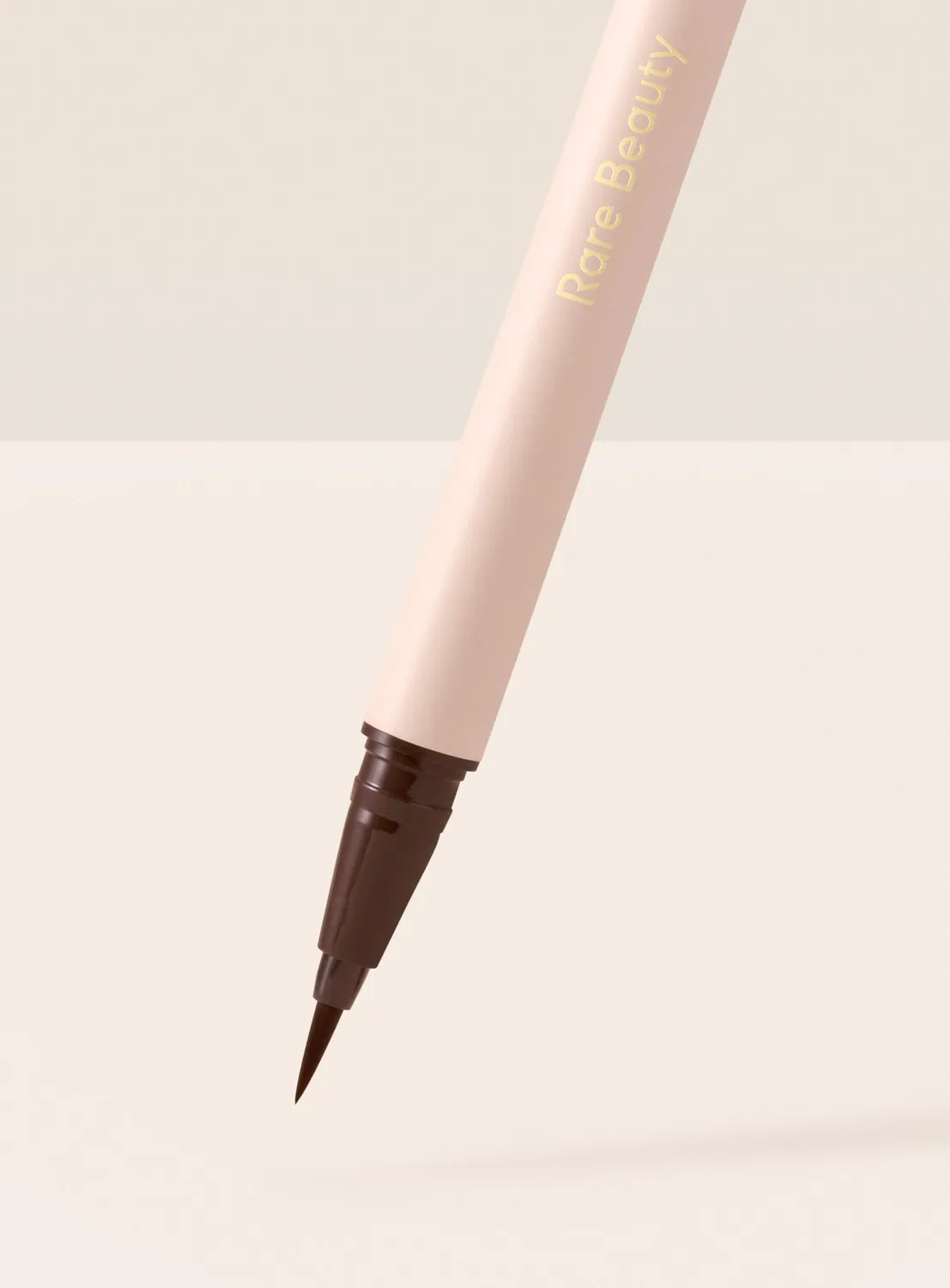 Rare Beauty Perfect Strokes Matte eyeliner marron waterproof