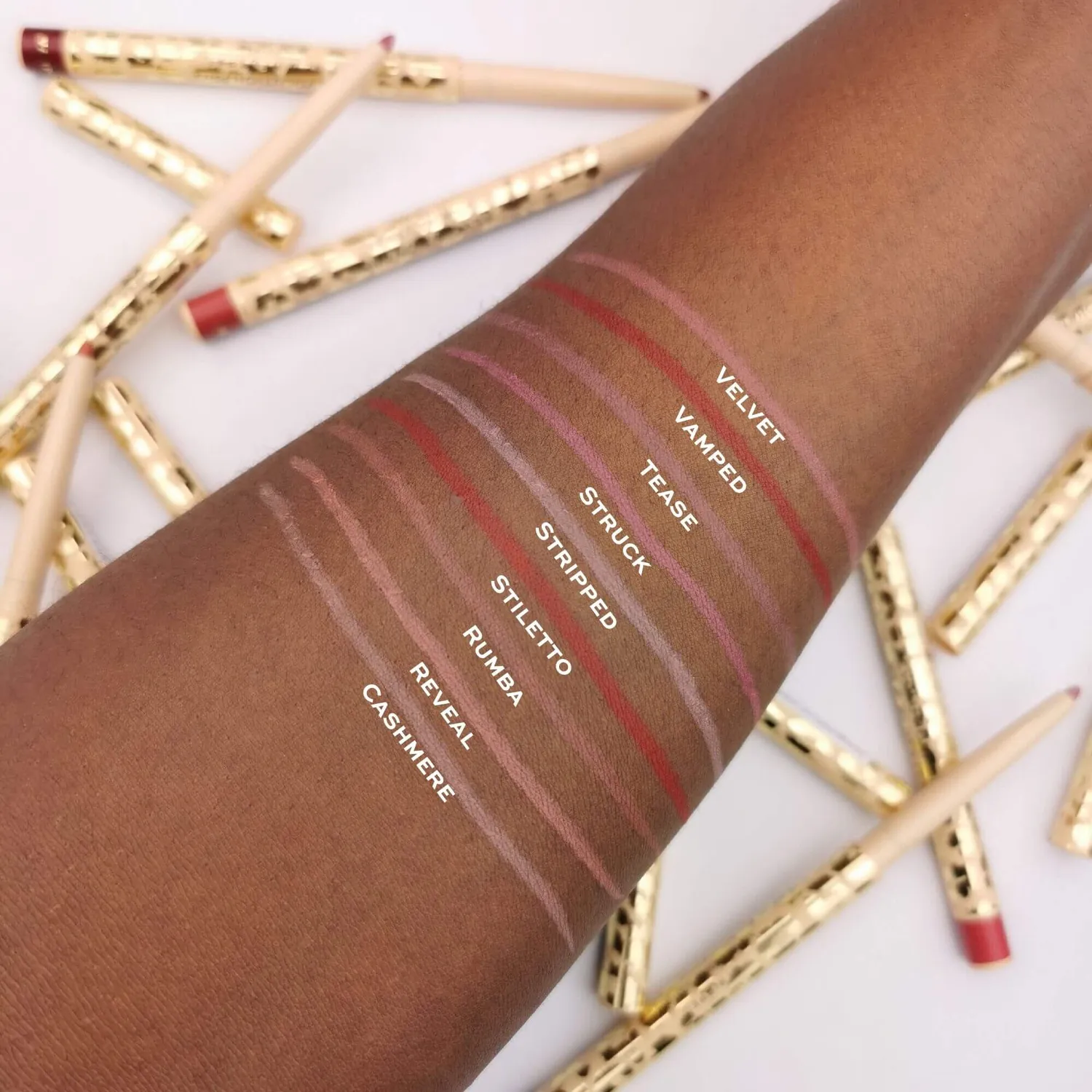 Revolution Pro New Neutral crayon lèvres Reveal contour nude