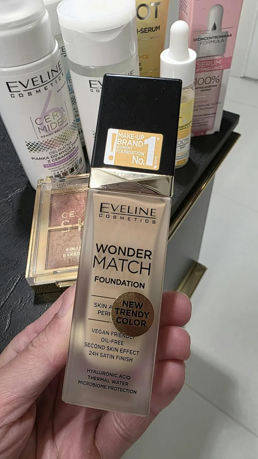 Eveline Wonder Match fond de teint soyeux couvrance parfaite