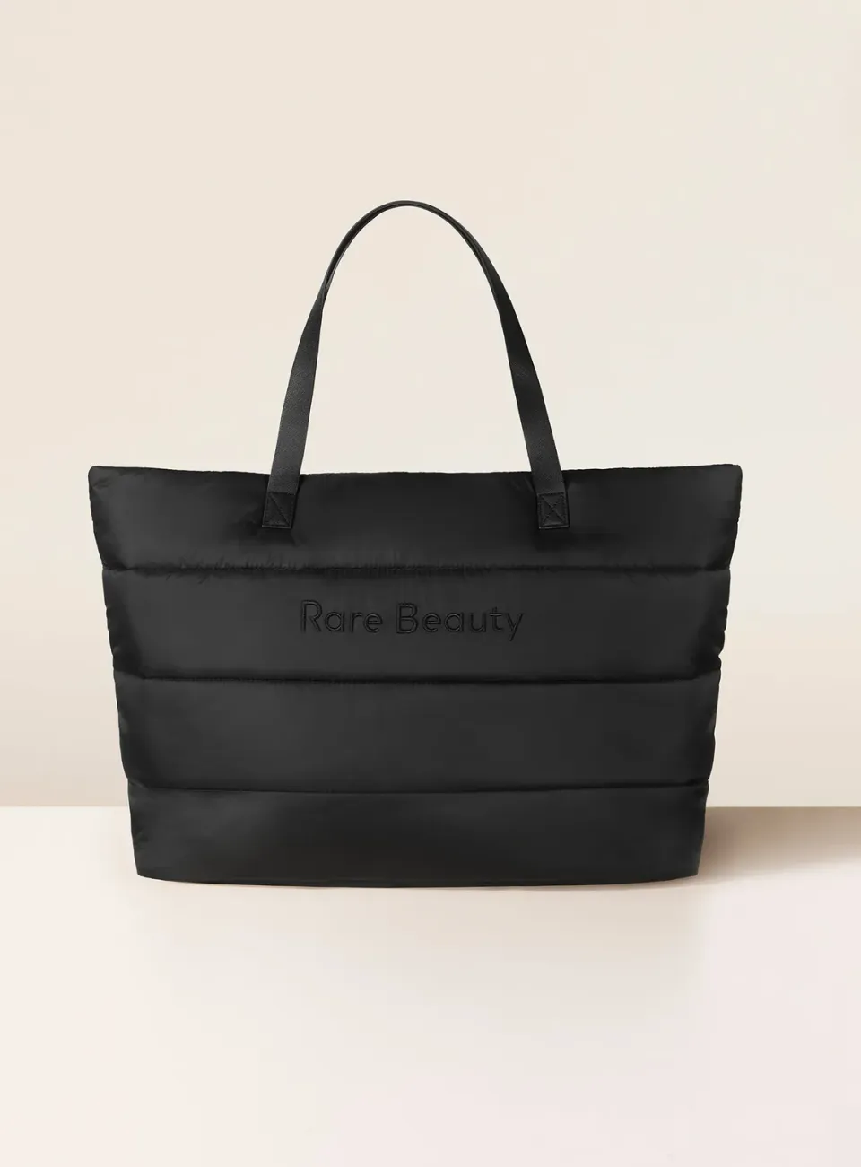 Rare Beauty Puffy Traveler Tote sac tote noir taille unique