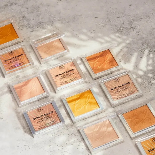 Revolution Sun Flecks highlighter poudre Beverly Hills fini doré