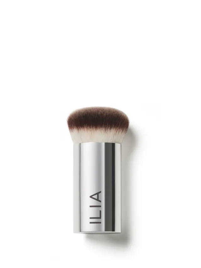 Ilia Perfecting Buff Brush pinceau teint dense