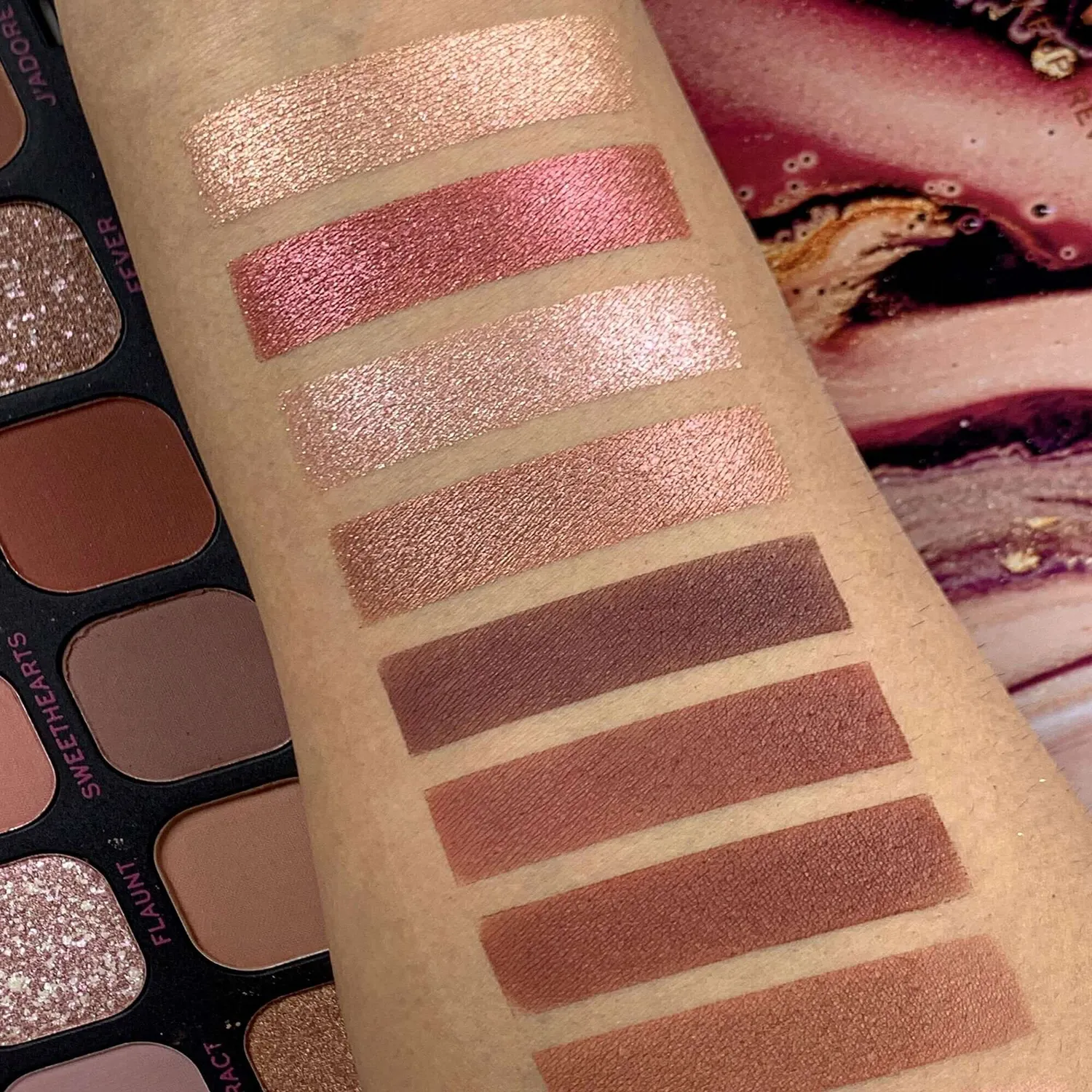 Revolution Forever Flawless Allure palette 18 fards smoky