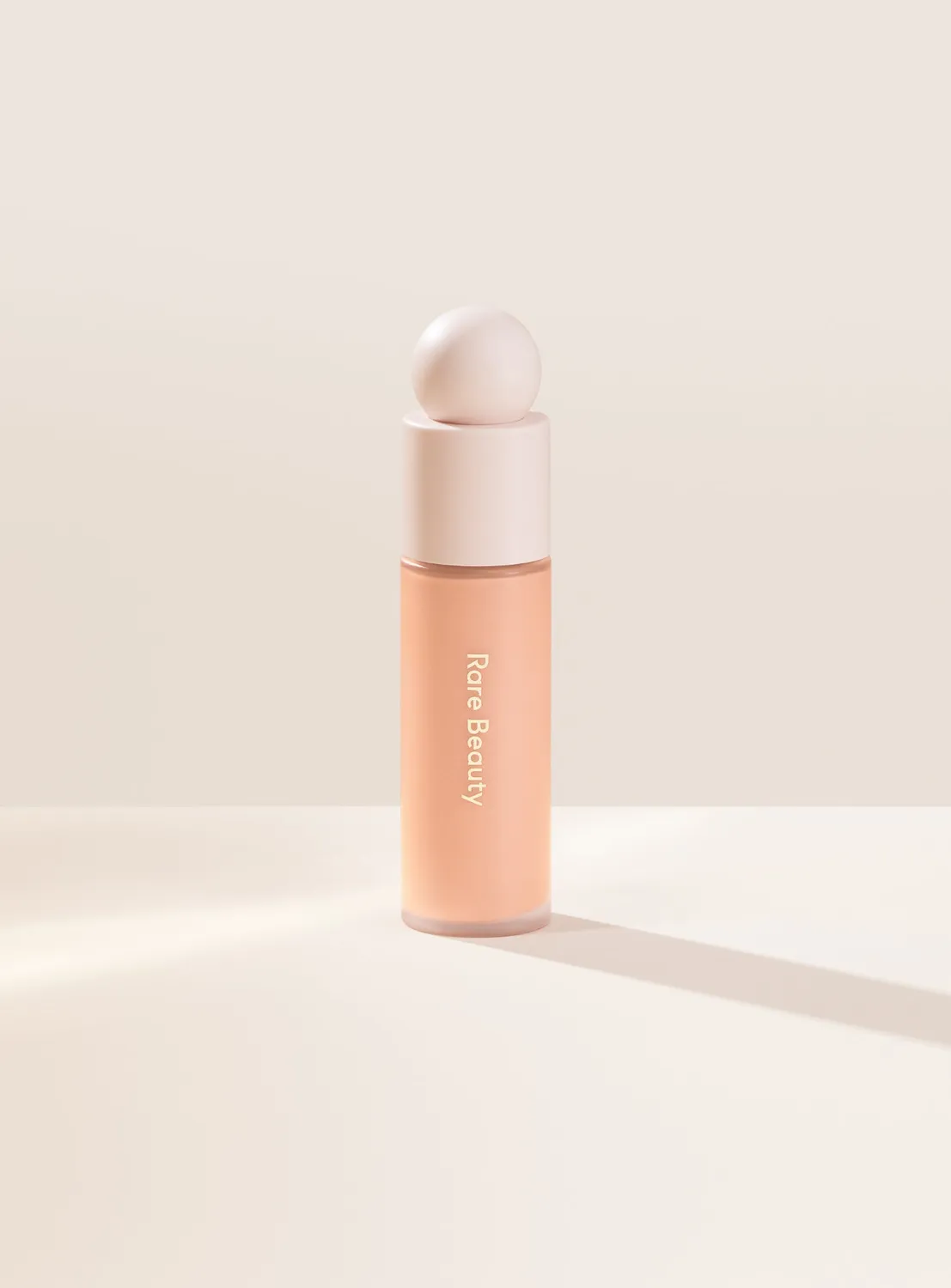 Rare Beauty Liquid Touch fond de teint fluide couvrance moyenne