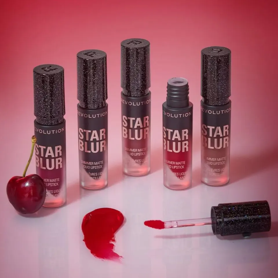 Revolution Star Blur rouge à lèvres liquide mat scintillant
