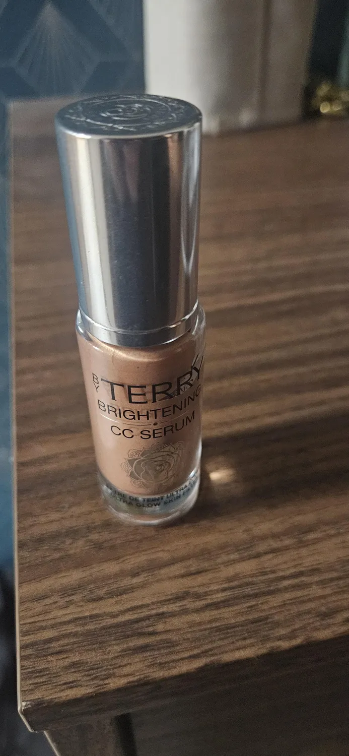By Terry Brightening CC Serum base teint N°2 Nude Glow