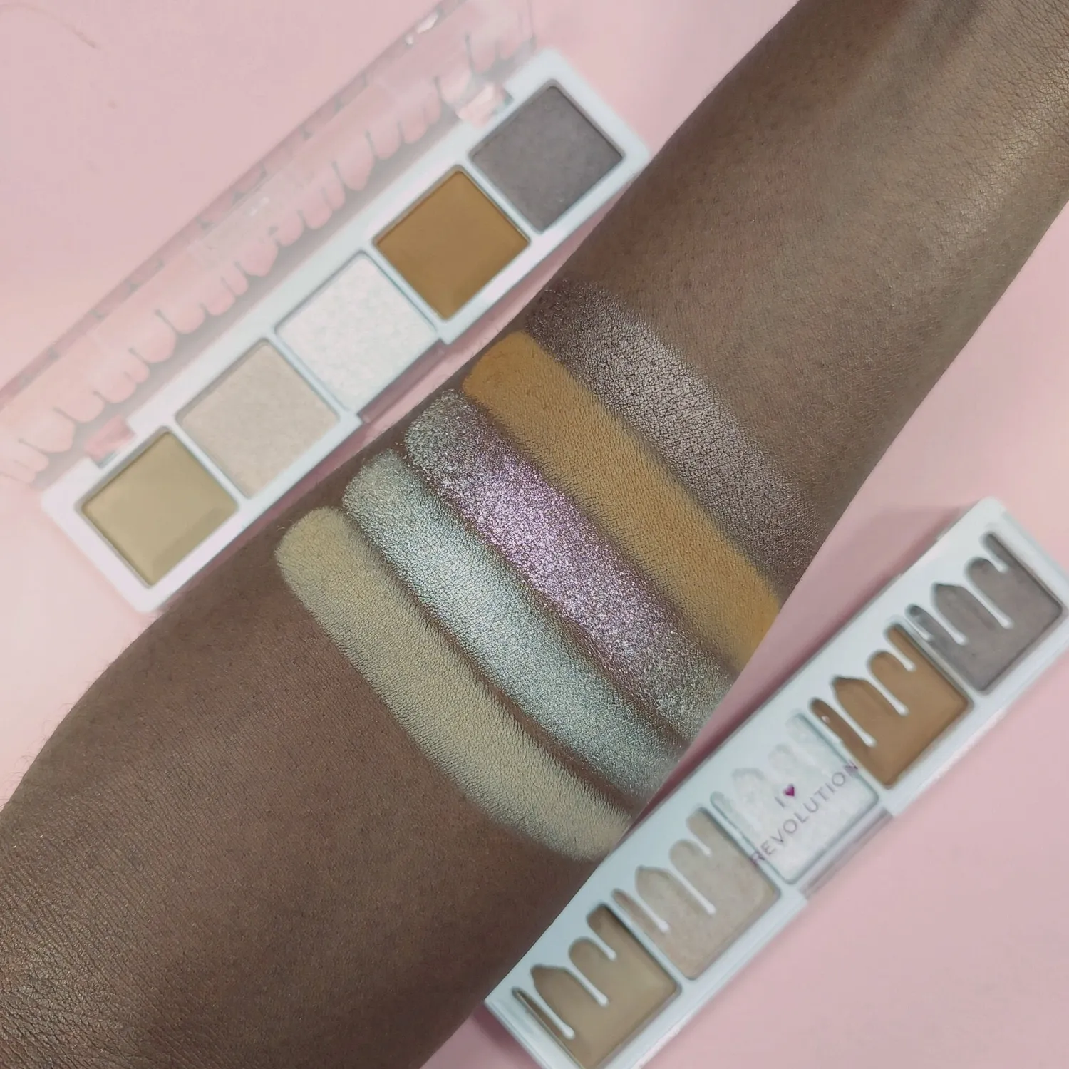 I Heart Revolution Mini Chocolate White Vanilla palette yeux
