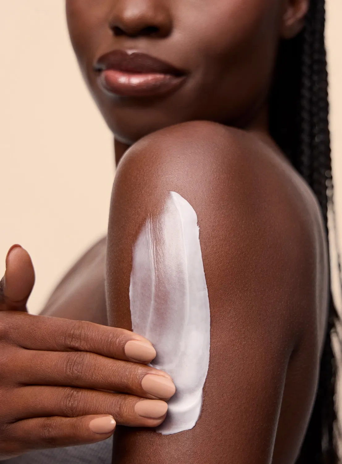 Rare Beauty Find Comfort Bouncy Body Cream crème pêche