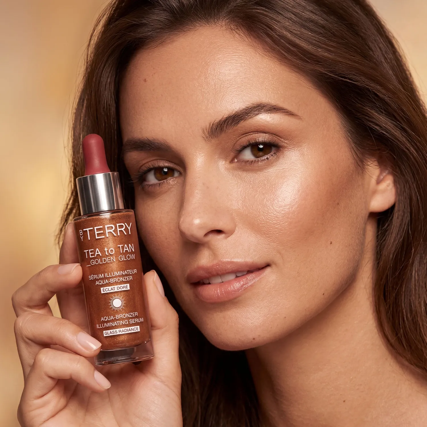 By Terry Tea to Tan Golden Glow sérum bronzant teinte universelle