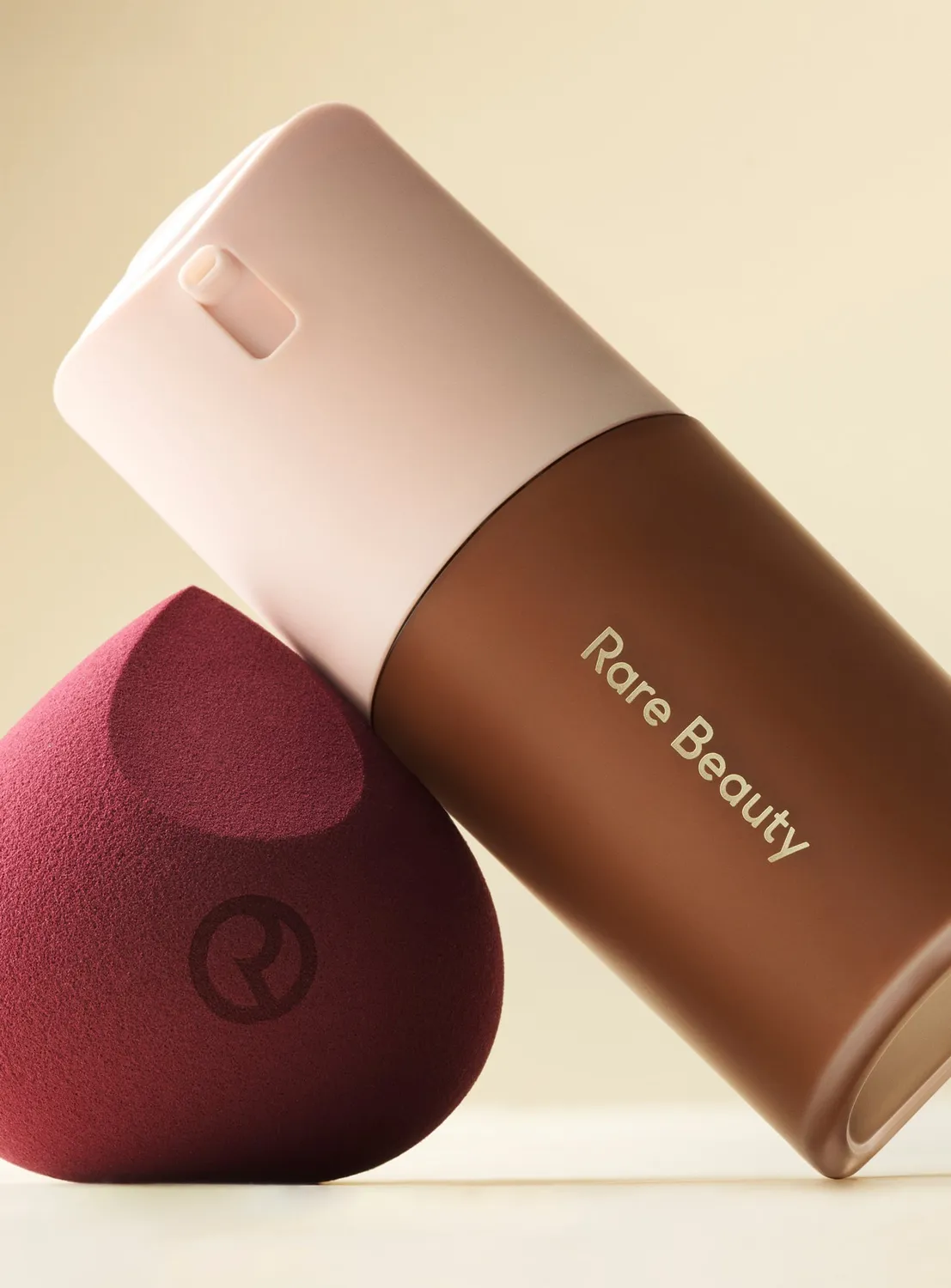 Rare Beauty Soft Touch Makeup Blending Sponge éponge teint