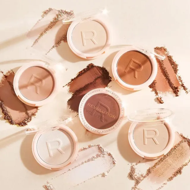 Revolution Reloaded poudre compacte matifiante argile rose