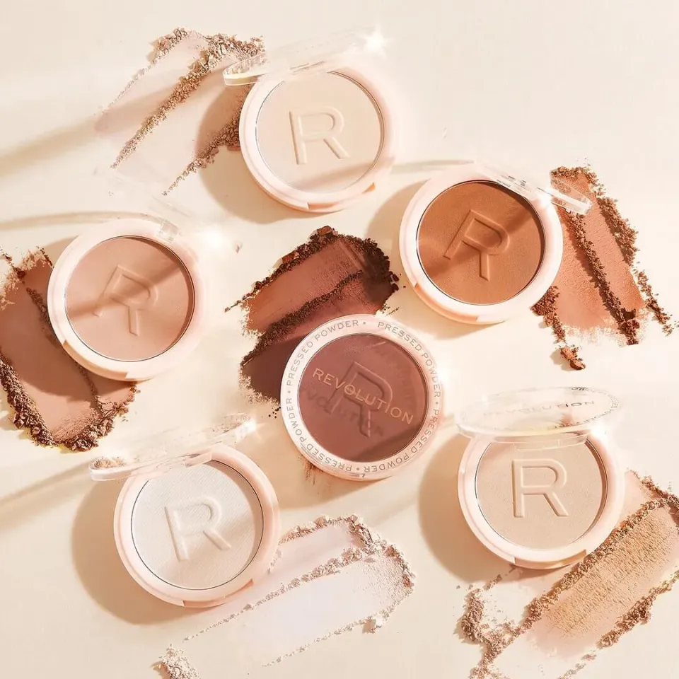 Revolution Reloaded poudre compacte matifiante argile rose