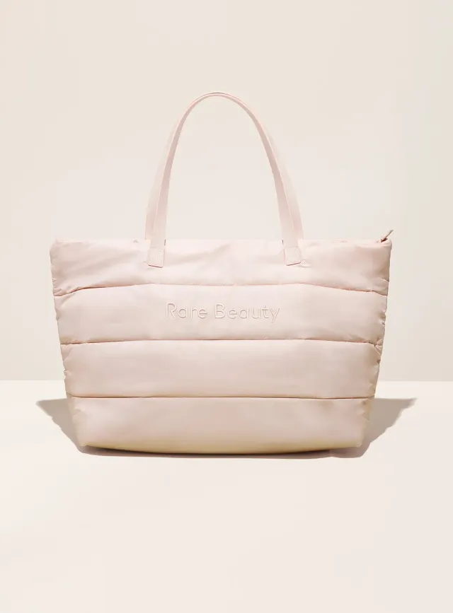 Rare Beauty Puffy Traveler Tote bag matelassé extra large léger