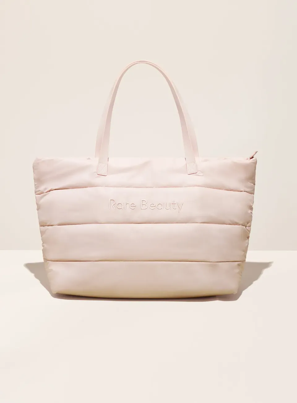 Rare Beauty Puffy Traveler Tote bag matelassé extra large léger