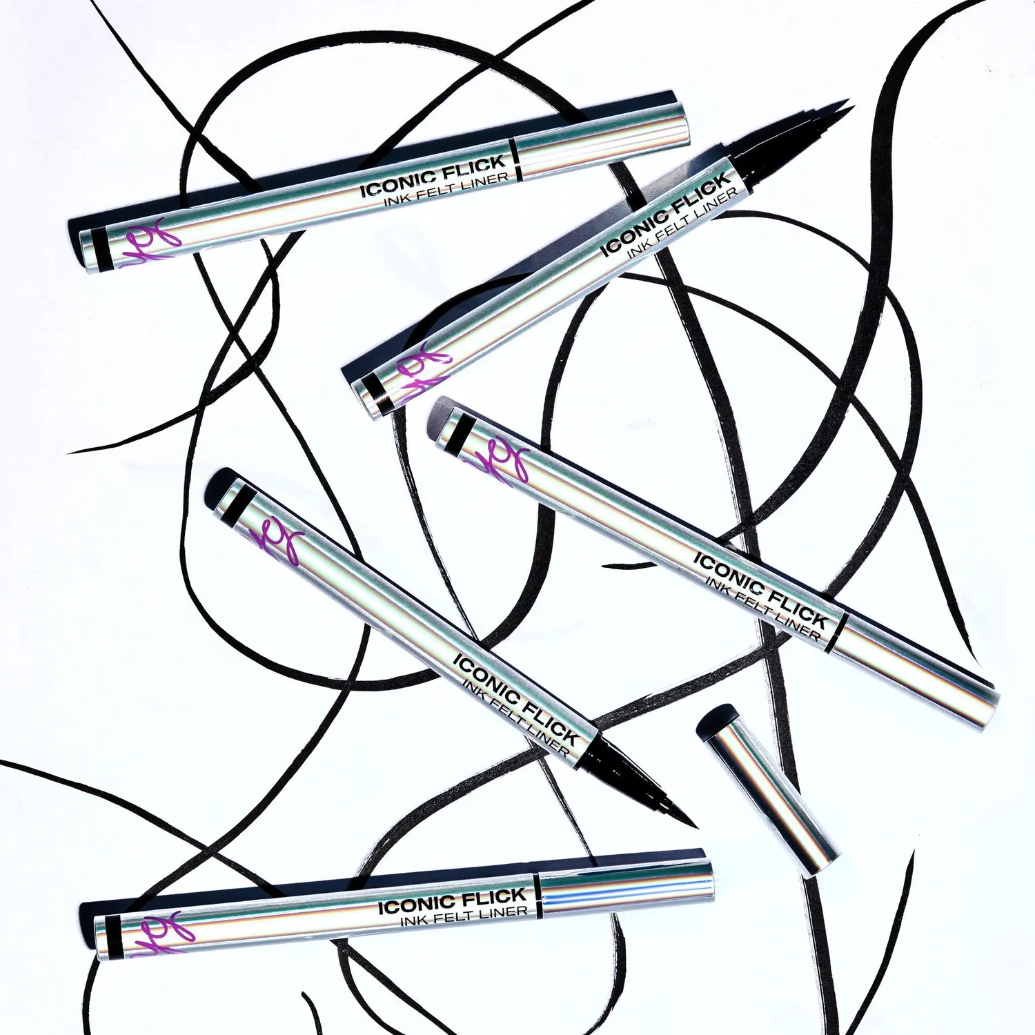 Revolution Iconic Ink Felt Liner eyeliner feutre noir waterproof