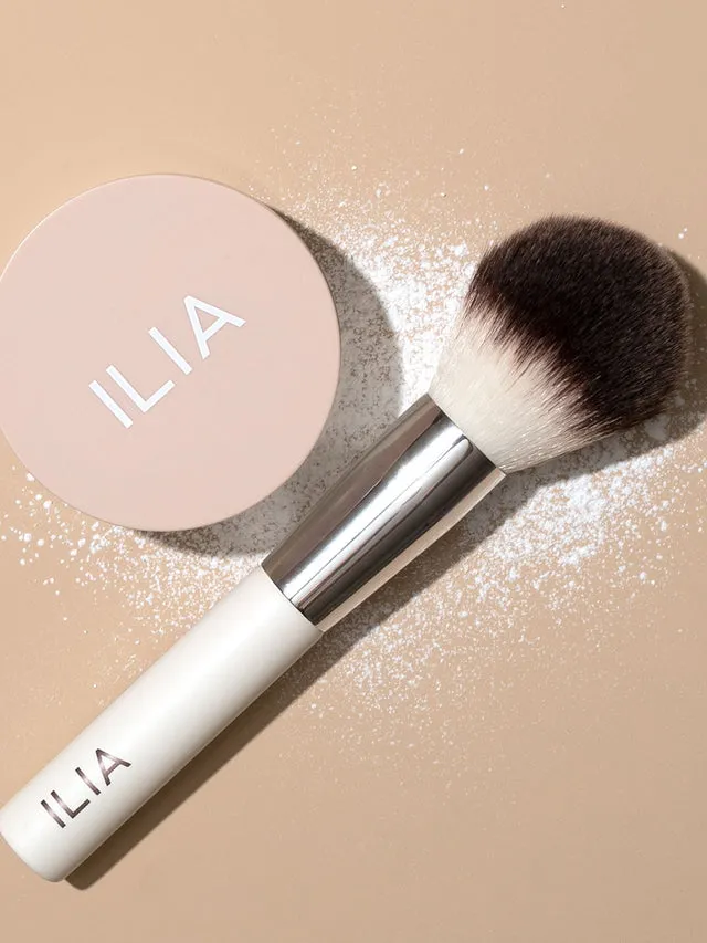 Ilia Finishing Powder Brush pinceau poudre poils vegan